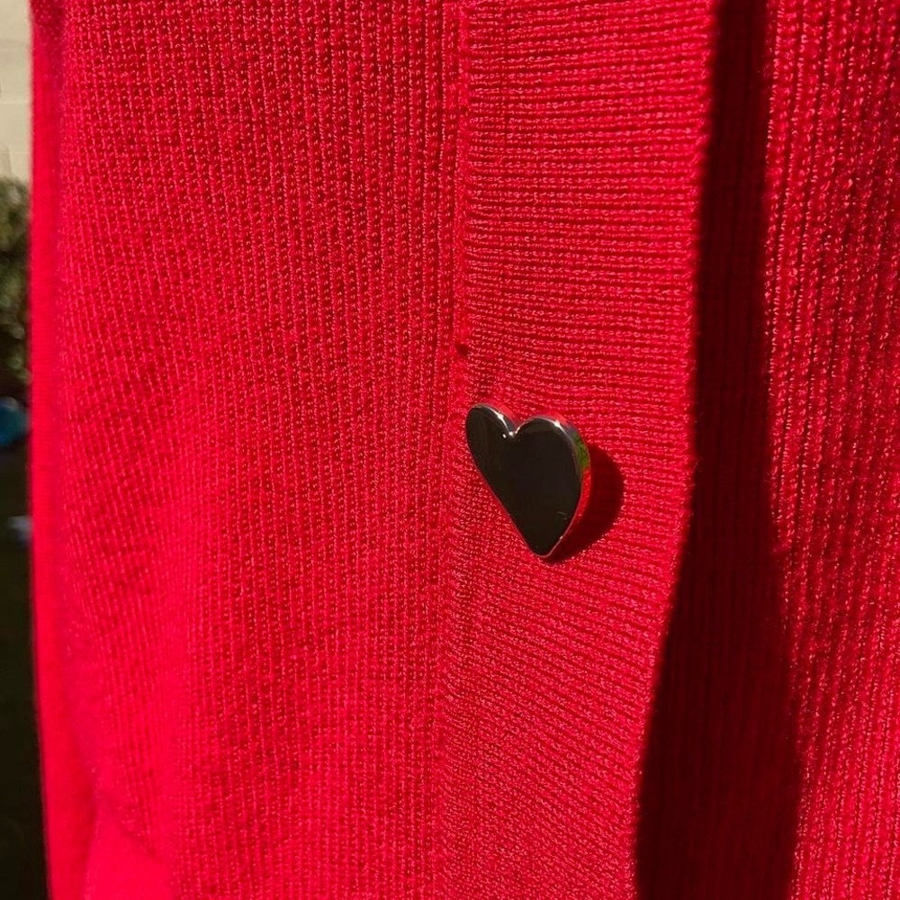 M By Marled Size Large Red sweater with gold heart buttons - Picture 4 of 4